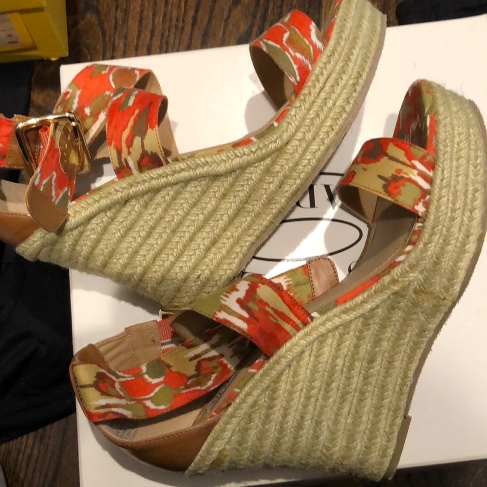 Sandals - Picture 2 of 4